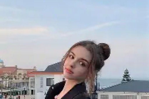 《再见少女团》今日上线 幕后花絮解读放肆的青春